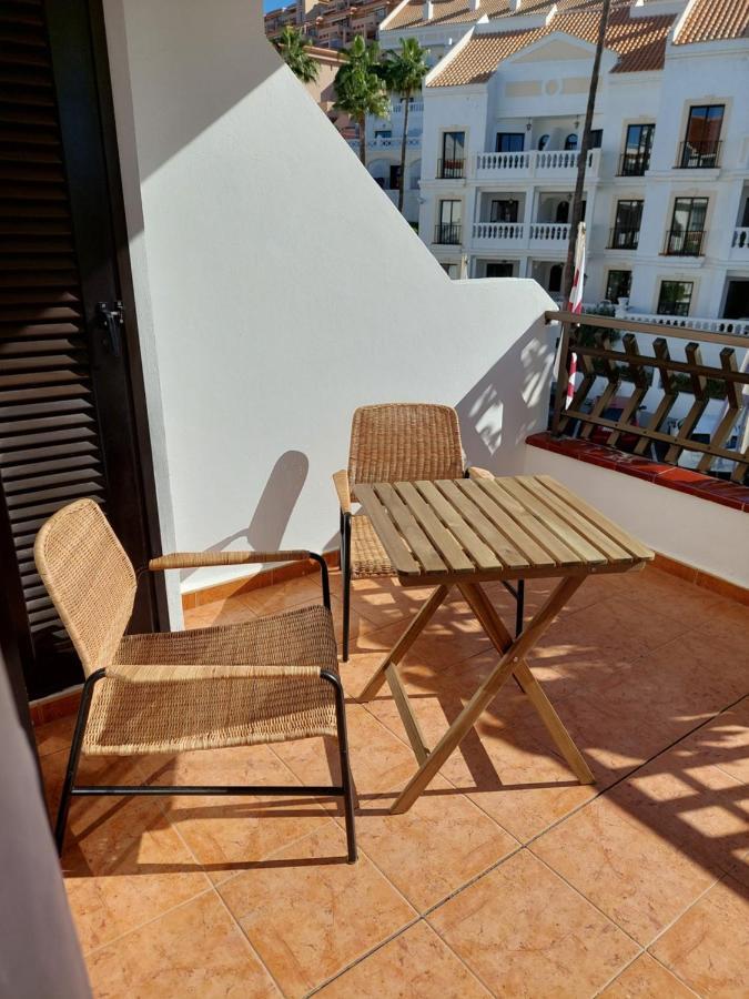 Greatly Located Apartment With Heated Pool, Los Cristianos Los Cristianos  Luaran gambar