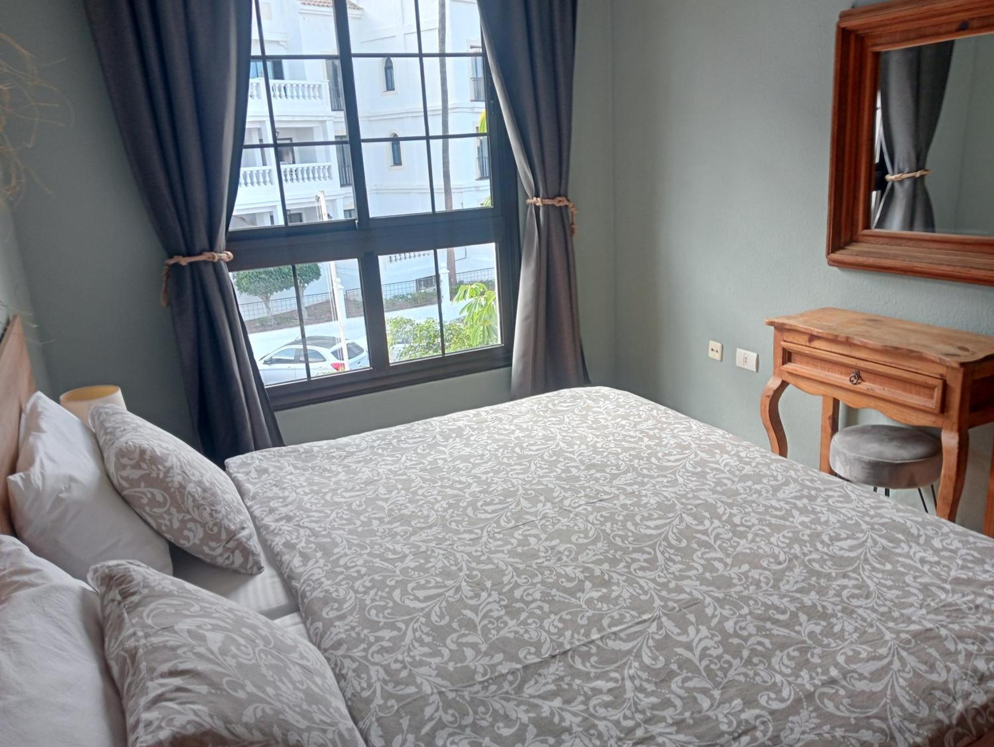 Greatly Located Apartment With Heated Pool, Los Cristianos Los Cristianos  Luaran gambar