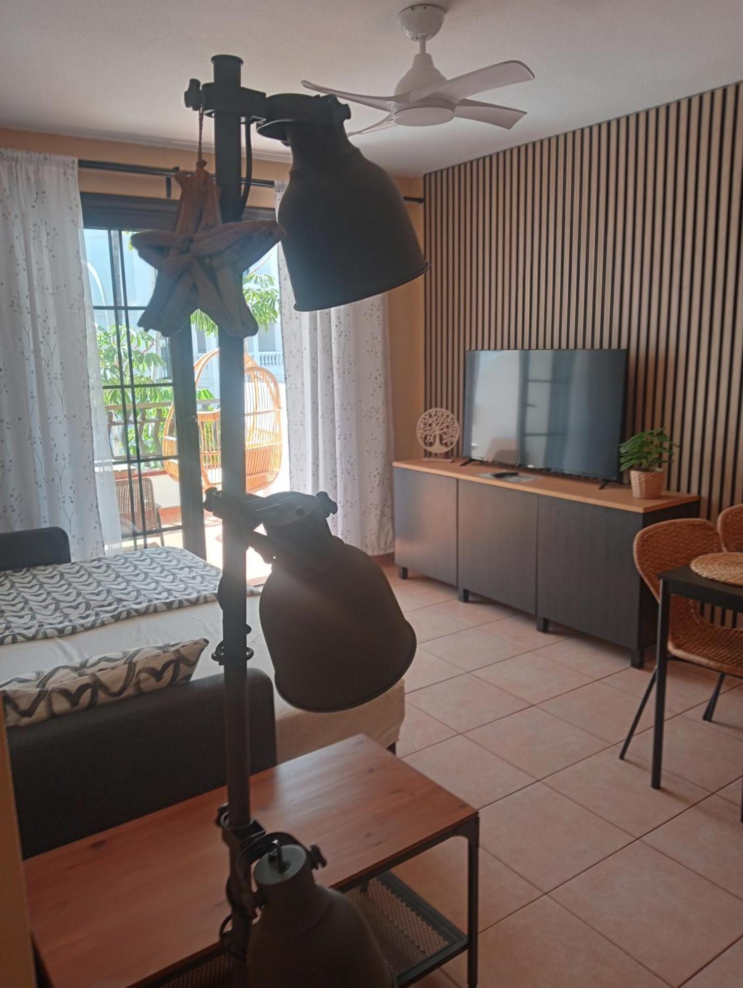 Greatly Located Apartment With Heated Pool, Los Cristianos Los Cristianos  Luaran gambar