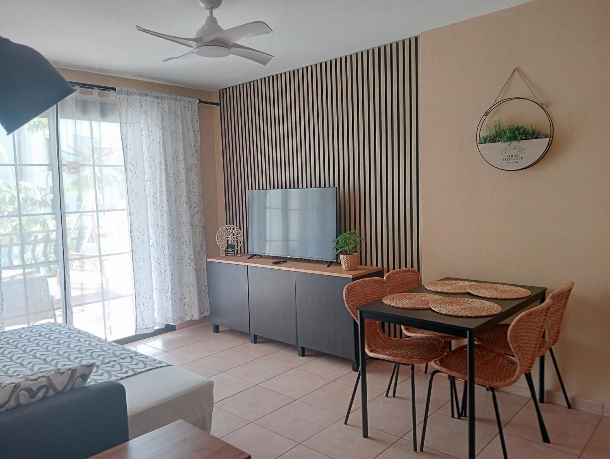 Greatly Located Apartment With Heated Pool, Los Cristianos Los Cristianos  Luaran gambar