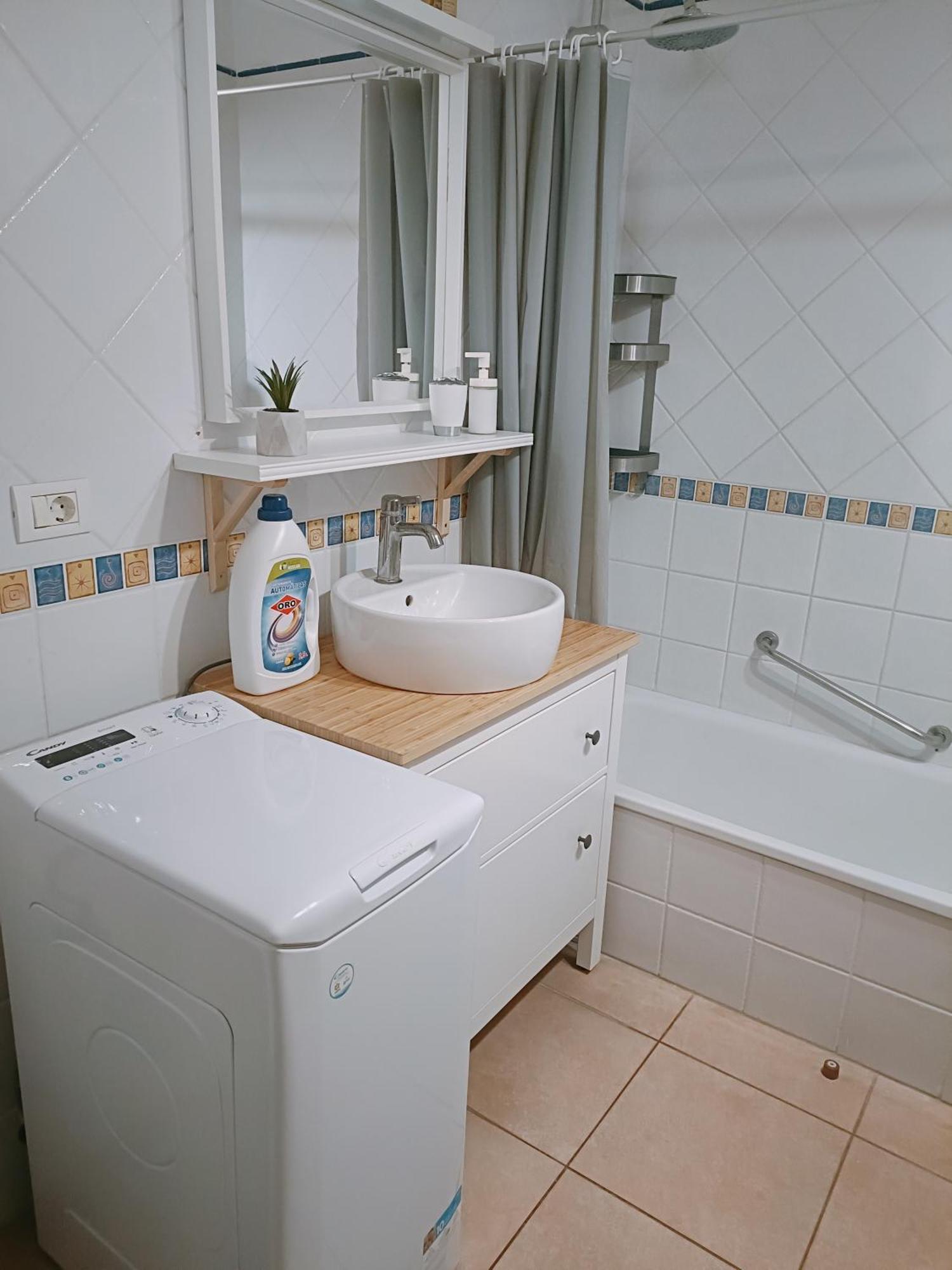 Greatly Located Apartment With Heated Pool, Los Cristianos Los Cristianos  Luaran gambar